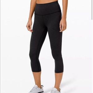 Lululemon OLIVE Wunder Under 21” Crop Legging
